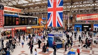 A Walk Through The London Victoria Station London England [upl. by Tiffy]